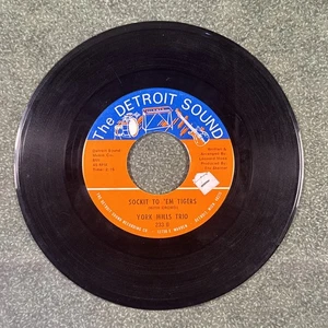Detroit Tigers 1968 World Series Sockit to ‘Em Tigers 45 Vinyl Vintage Record - Picture 1 of 3