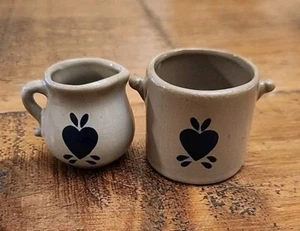 2 Miniature Tan Salt Glaze Blue Hearts Crock 1-3/8" & Pitcher 1.25" - Imagen 1 de 6