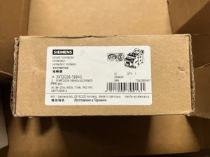 One Siemens Contactor 3RT2026-1BB40  NEW IN BOX - Picture 1 of 2