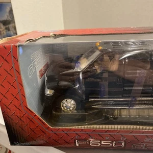Ford F-650 Supercrewzer Super Cruiser 1/24 Discontinued NICE OI - Bild 1 von 16