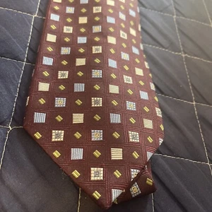 Roffe Men’s Necktie Tie Geometric Squares Diamonds Design Deep Red 58 x 4” - Picture 1 of 6