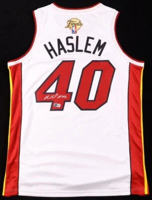 Camiseta deportiva firmada por Udonis Haslem Miami Heat (Beckett) 3x campeón de la NBA 2006, 2012, 2013 Foto 1 de 4