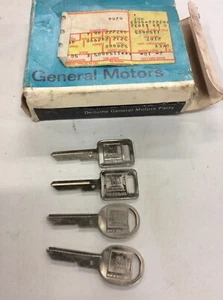 NOS 1971 71 Camaro Chevelle GTO 442 GM Keys UNCUT GM A & B Code 2 PAIRS - Picture 1 of 4