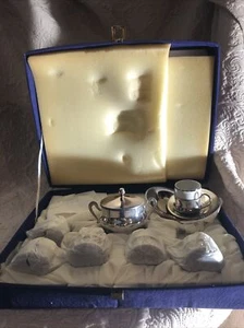 Juego de 6 tazas de café plateadas / blancas Juego de hervidor con estuche Italia Nuevo 🇮🇹 - Imagen 1 de 3