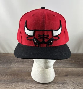 Chicago Bulls Snapback Baseball Hat Mitchell Ness Red Black Big Logo - Picture 1 of 7