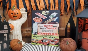 ANTIGUO PRIMITIVO VINTAGE ESTILO RETRO HALLOWEEN CURTISS CAJA DE DULCES CARTEL PUBLICITARIO - Imagen 1 de 11