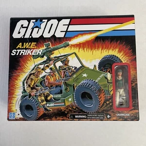 + Hasbro G.I. Joe Retro A.W.E. STRIKER mit Kurbelgehäuse Fahrzeug mit Actionfigur 2020 - Bild 1 von 5