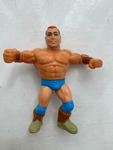 RARA FIGURA DE ACCIÓN DE LUCHA LIBRE WWE TATANKA HASBRO WW SERIE 6 1991 - Imagen 1 de 4
