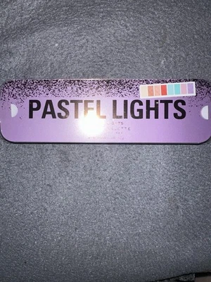 Makeup Revolution Pastel Lights Eyeshadow Palette Neu OVP - Bild 1 von 3