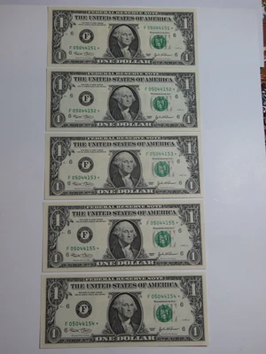 Five Consecutive UNC 2003 $1 Star Notes - Image 1 of 4