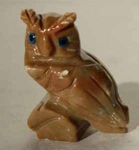 Figura Búho Miniatura Piedra Tallada Hecha en Perú Miniatura Búho Estatuilla Encaramada - Imagen 1 de 1