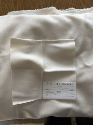 Tela de lana virgen Manuel Cánovas Rimini M4059-02 Marfil $136 por yarda/2 yardas Foto 1 de 2