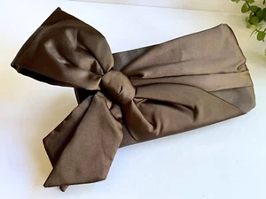 Steve Madden Silky Chocolate Brown Bow Clutch Bag Purse Logo Medallion Elegant - Picture 1 of 11