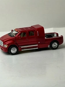 Kinsmart Ford F-650 Super Crewzer Truck, scala 1:54 pressofuso, rosso - Foto 1 di 18