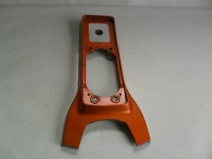 SOPORTE DE LUZ ENVOLVENTE PANEL CENTRAL FRONTAL YAMAHA V75 296-233391-20 - Imagen 1 de 6