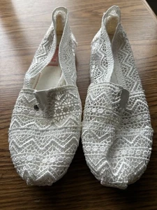 Womens White Lace Slip On Shoes Size 9 - Picture 1 of 5