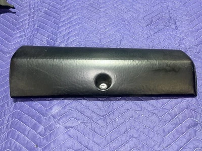 1968 年道奇验尸官普利茅斯公路跑步者手套盒门黑色 — 第 1/4 张图片