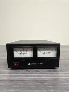 ASTRON SS-30M 13.8VDC 25A CONTINOUS / 30A ICS OUTPUT SWITCHING POWER SUPPLY - Zdjęcie 1 z 4