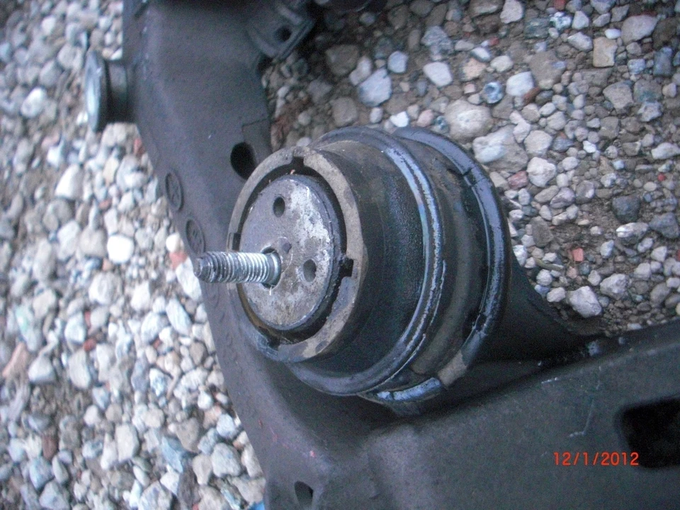 (1999-2003) BMW E39 528i 525i 530i 525 530 SOPORTE MONTAJE MOTOR ORIGINAL L Foto 1 de 1