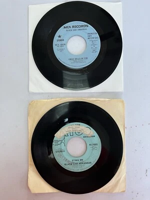 Lot of (2) Black Oak Arkansas 45 RPM Records Foto 1 de 2
