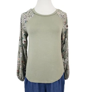 Love Fire Top Women's Small Round Neck Long Raglan Sleeve Green Floral - Picture 1 of 11