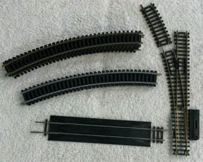 Tyco HO Scale 9 Sections 18" Radius Curve 1 ReRailer 1 Left Switch 1/3 18"R - Image 1 of 4