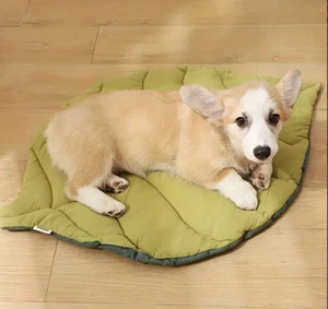 Pet Blanket Leaf Shaped Soft Fluffy 26x13 Dark/Light Green Decorative Functional - Picture 1 of 5