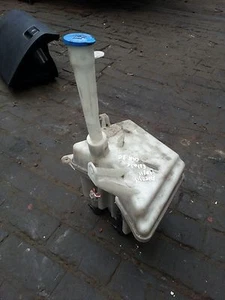 TOYOTA AVENSIS BERLINA 09-10-11-12-13-14 BOTELLA LAVADORA COMPLETA CON MOTORES - Imagen 1 de 1