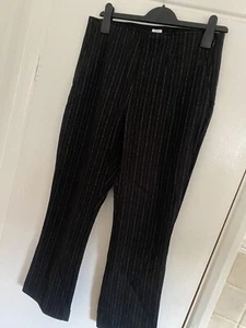 Gap zugeschnittene ausgestellte Hose UK 8 3/4 Länge, grauer Stift gestreift brandneu mit Etikett - Bild 1 von 8