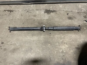 BMW F10 F11 LCI 5ER 530d AUTO ANTRIEBSWELLE GELENKWELLE 26107631365 - Bild 1 von 2