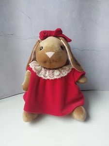 Toys R Us Commonwealth samtig Kaninchen Plüschtier 14" rot Kleid Schleife Vintage 1985 - Bild 1 von 11