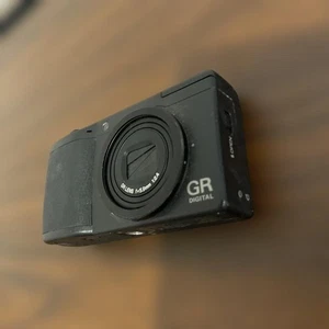 Ricoh GR Digital II 10MP 28mm Compact Camera Japan Junk / For Parts - Picture 1 of 9