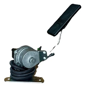 Autocar A1330006-001 Throttle Pedal Rh OEM - Imagen 1 de 4