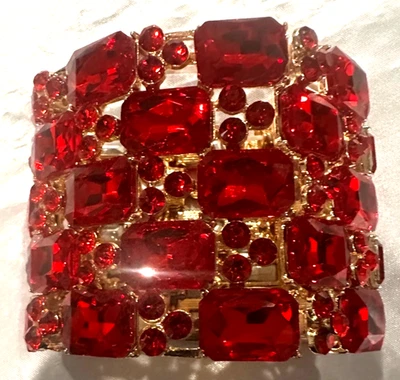 Precioso brazalete de noche elástico de cristal rubí rojo de 2 1/2"" de ancho Foto 1 de 4