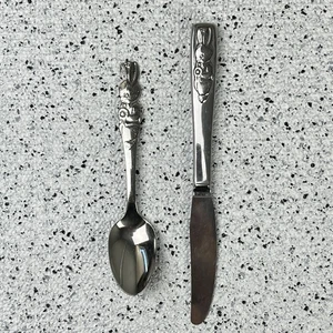 Vintage Oneida Community Stanless Spoon Knife Peter Rabbit Toddler Baby Kids - Picture 1 of 5