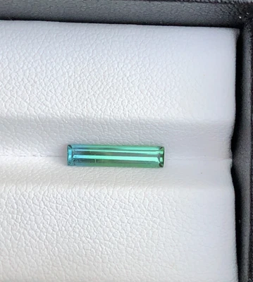 Bi-Color Natural Tourmaline Loose Stone:   Baguette Cut, 0.92 Carats - Image 1 of 4