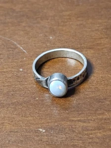 Vintage 1970s Solitaire Sterling Silver Ring With 9x7mm Oval Opal Stone Size 8 - Picture 1 of 5
