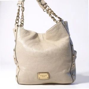 Bolso de Hombro Hobo Michael Kors Cuero Crema Tachonado Acento Cadena Dorada - Imagen 1 de 9