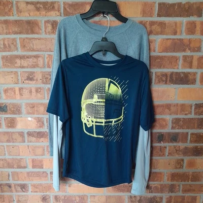 Lote de 2 camisetas de fútbol con gráficos y grises térmicas de manga larga para niños talla 14/16 Foto 1 de 4