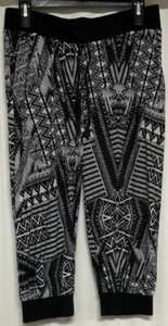 Hot Kiss Women’s Medium Capri Leggings Black and White.    3326 - Picture 1 of 3