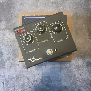 JHS Good Vibrations Chorus Vibrato Pedal - Picture 1 of 8