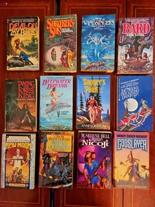 LOT OF 12 VINTAGE FANTASY PAPERBACKS 1980's VG+ OR BETTER - Bild 1 von 3