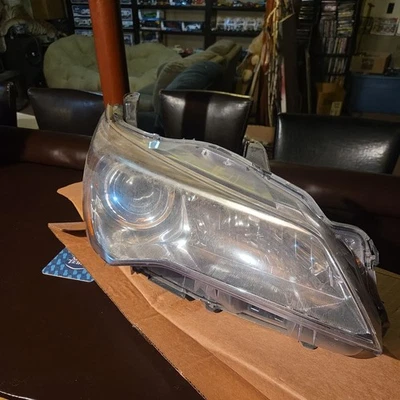 Б/у фара головного света правосторонний прожектор для пассажира Toyota Camry 2015-2017 годов выпуска - Изображение 1 из 4