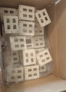 MTH RK Country House Unpainted 45 Pcs From MTH Warehouse With Plactic Windows - Picture 1 of 4