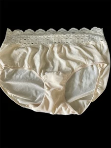 Olga Women's Secret Hug Scoop Hipster Panty Nude SZ 6 Med - Picture 1 of 3