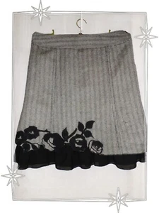 C -Jupe Fantaisie Gris Tweed Noir Incrustations de Fleurs Karen Millen Taille 40 - Picture 1 of 7