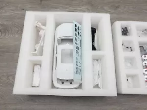 GT283 KIT ABT RSQ8-R 2020 1/18 - Bild 1 von 24