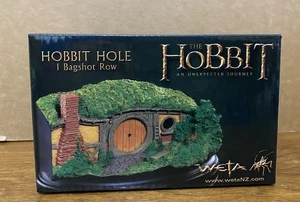 Weta Hobbit 1 Bagshot Row Hobbit Hole Mini Environnement 2013 Emballage Première Exécution - Photo 1/11