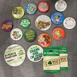 Vntg 17 Button Pin Lot Holiday Christmas St Patrick Thanksgiving Hallmark & More - Picture 1 of 18