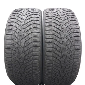 245 40 21 2x YOKOHAMA 245/40 R21 100V XL BluEarth V905 Winterreifen 2018 6,8-7mm - Bild 1 von 7